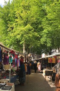 f. Ouderwets struinen op de Noordermarkt