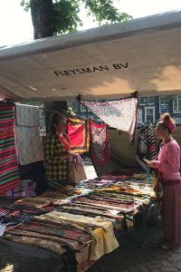 l. Vintage sjaals bij Charlotte op maandag